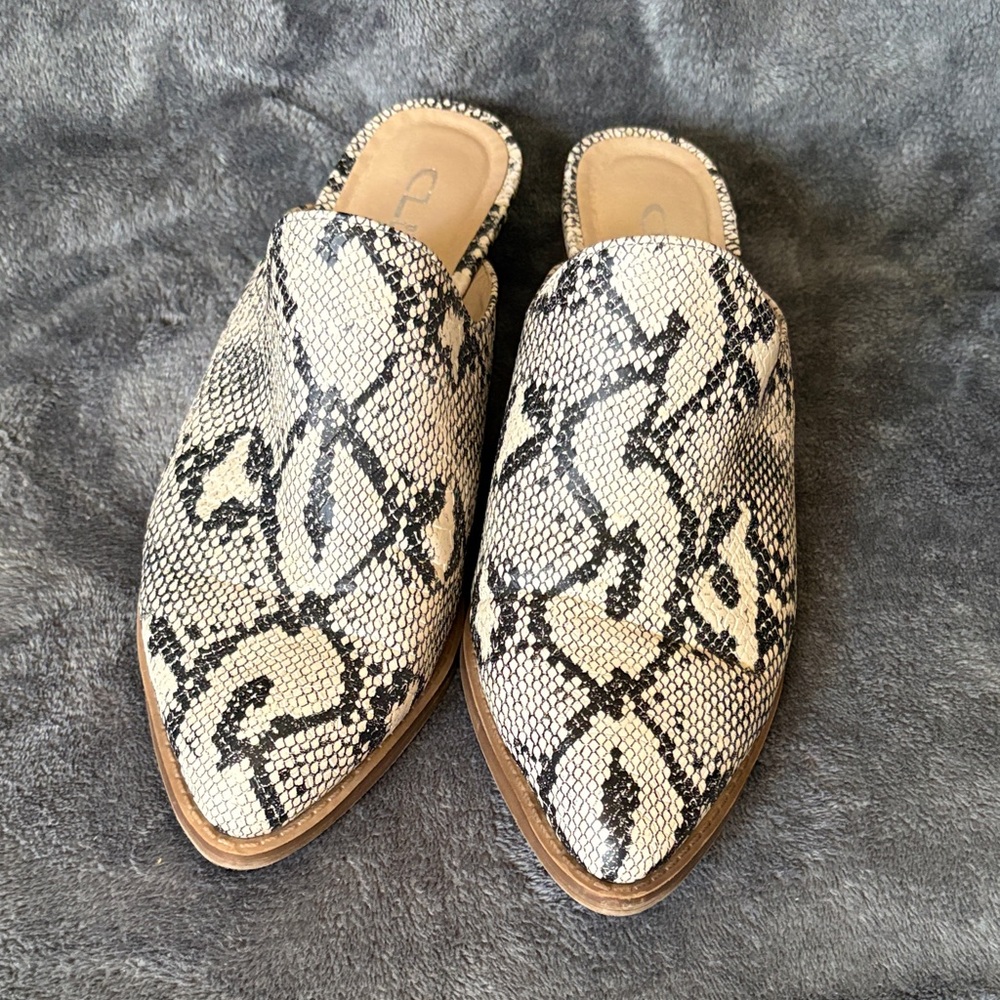 CL by Laundry Black and Cream Snakeskin Mules